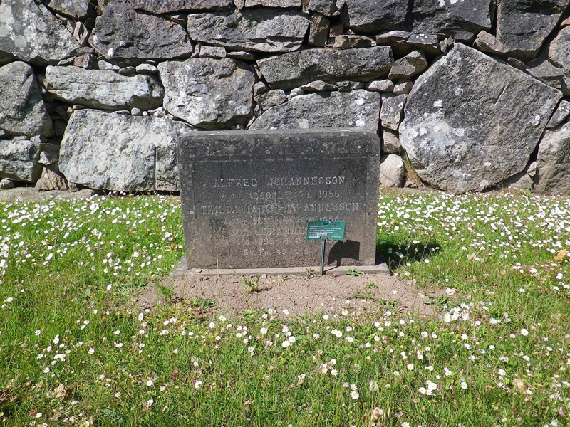 Grave number: LO FA    14, 15