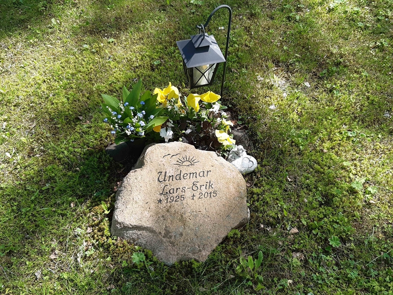 Grave number: KA 15   266