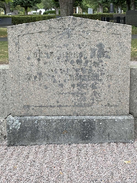 Grave number: 33 6   107