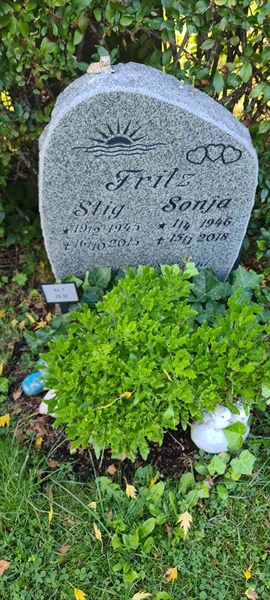 Grave number: M F   29, 30