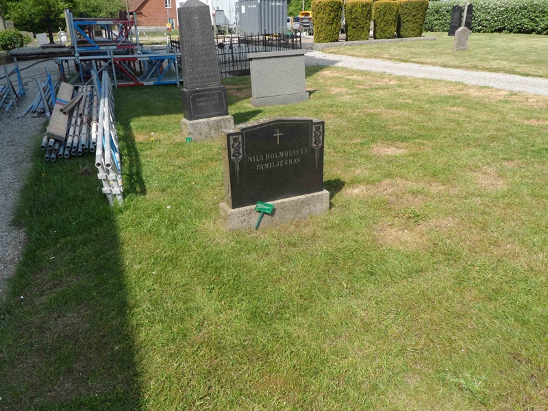 Grave number: ÖH C    99, 100, 101