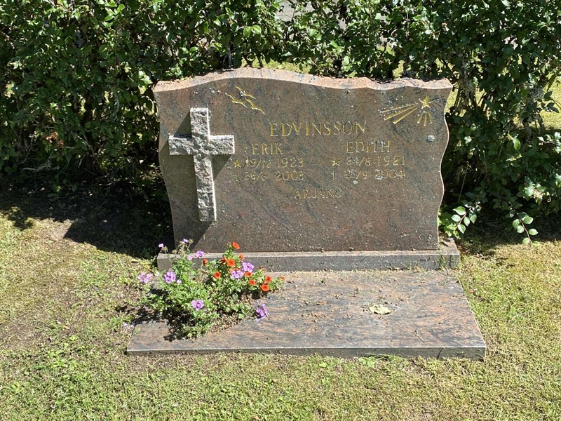 Grave number: 8 3   197-200