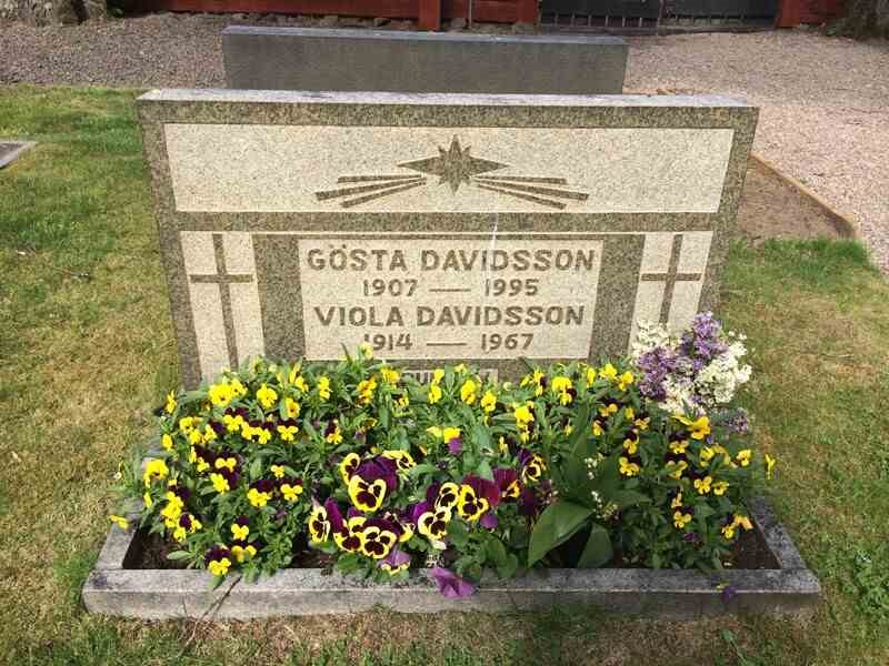 Grave number: BG 13   10, 11