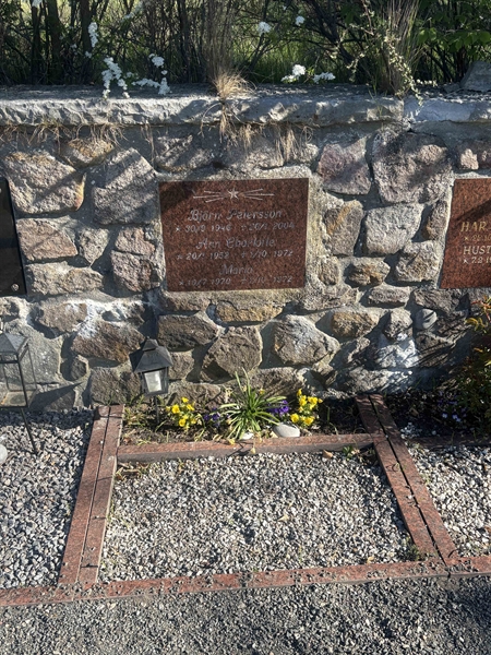 Grave number: DE U    49