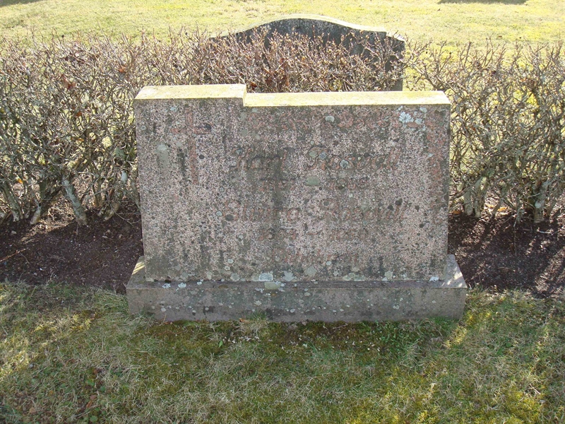 Grave number: KU 08    16, 17