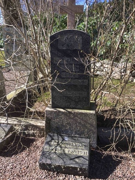 Grave number: 1 G 401, 402, 403