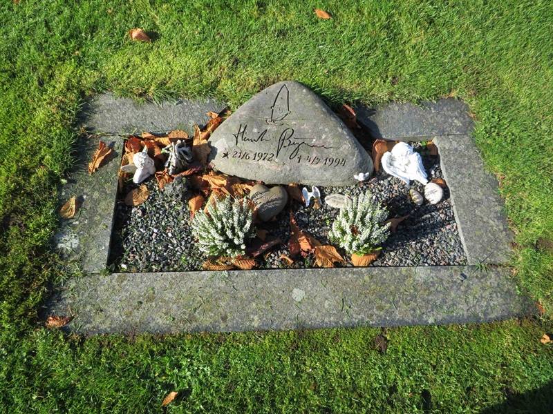 Grave number: 1 09   35