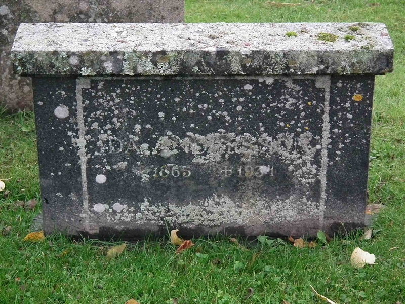 Grave number: 1 B 7     9