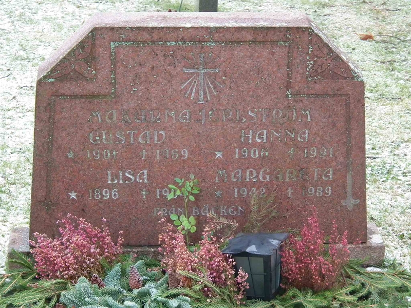 Grave number: 1 D 11    11-13