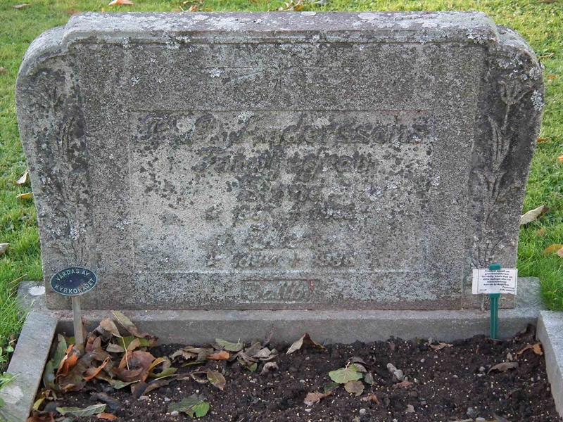 Grave number: 1 B 1    14-15
