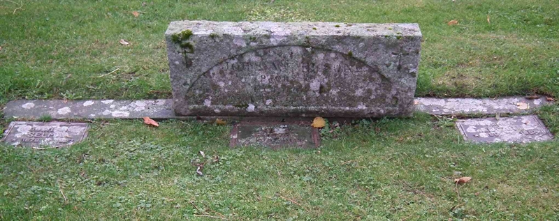 Grave number: 1 B 8    14-16