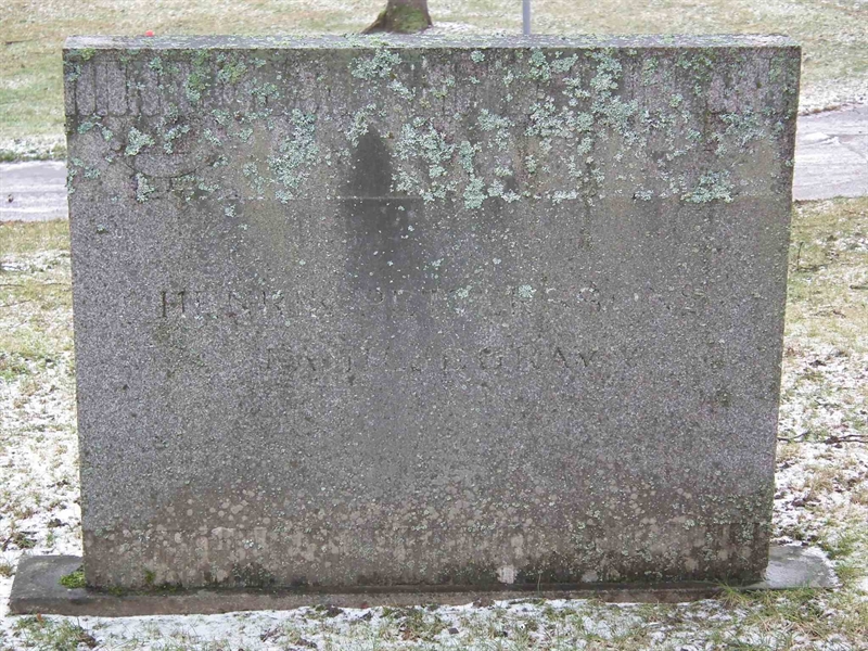 Grave number: 1 D 13    13-15