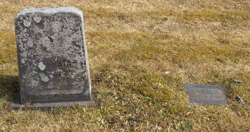 Grave number: 1 C 7    13-14
