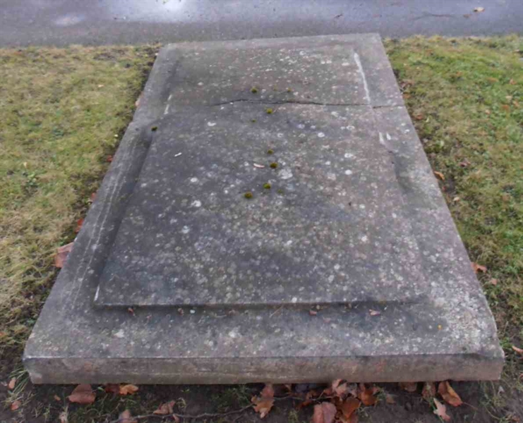 Grave number: 1 C 13    14-15