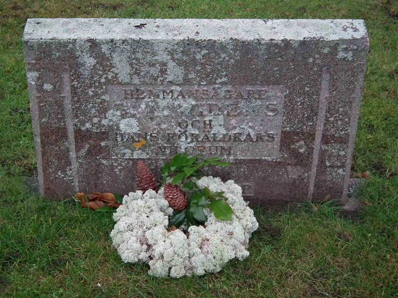 Grave number: 1 C 10    13-14