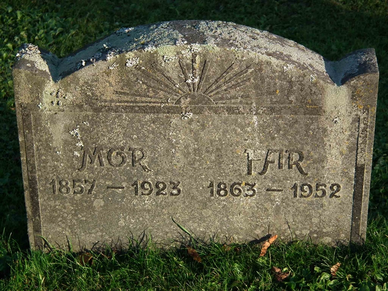 Grave number: 1 C 2     9-10