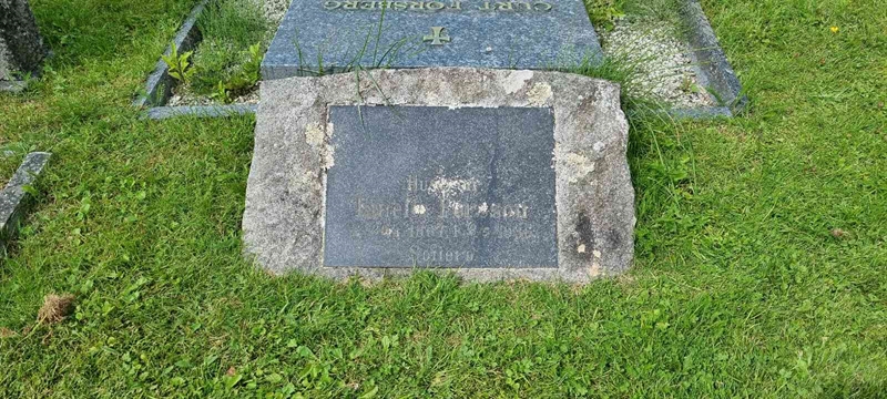 Grave number: LM 3 48  007