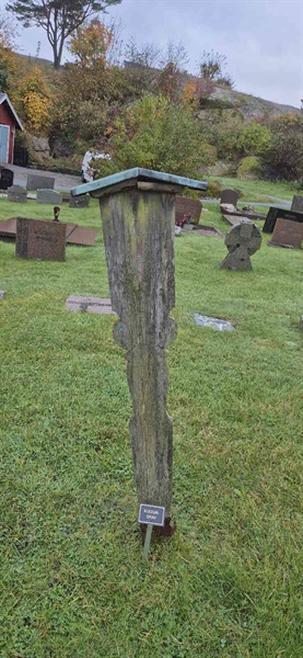 Grave number: F 02   305