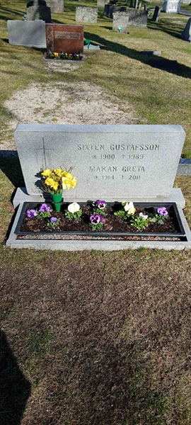 Gravnummer: 3 Nya F    42-43