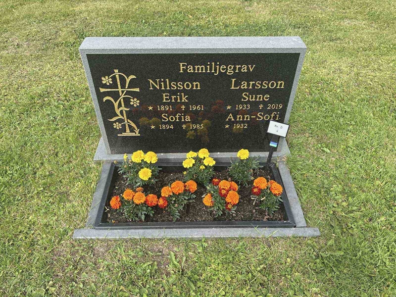 Grave number: 003 D     4