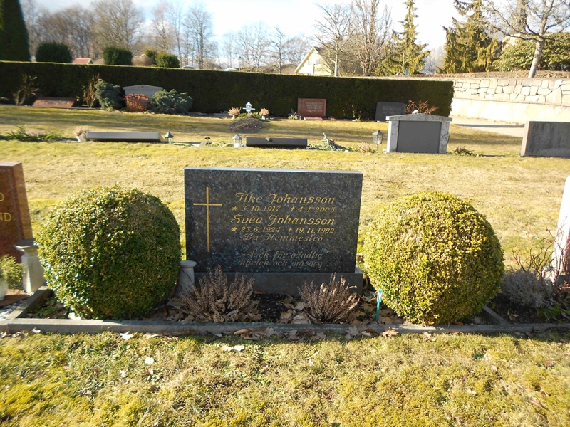 Grave number: NÅ N6    11, 12