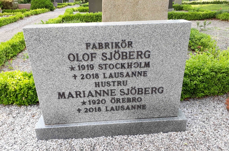 Grave number: LB C 107-108