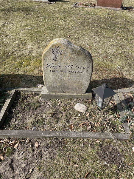 Grave number: VV 1   520