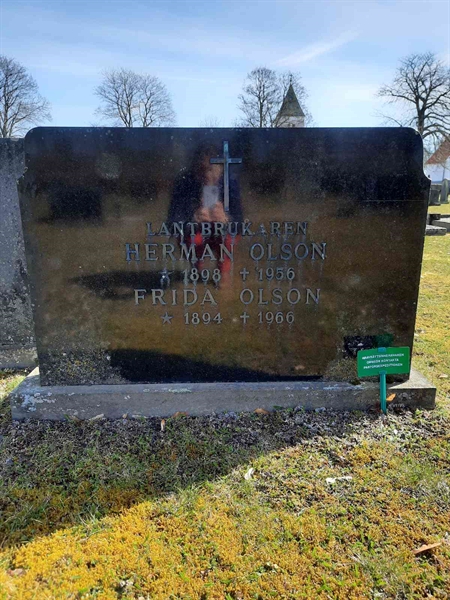 Grave number: ON E    35-36