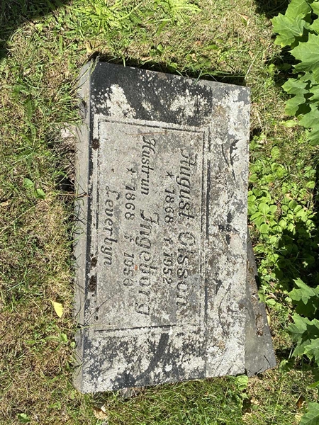 Grave number: 8 1 02    93a-c