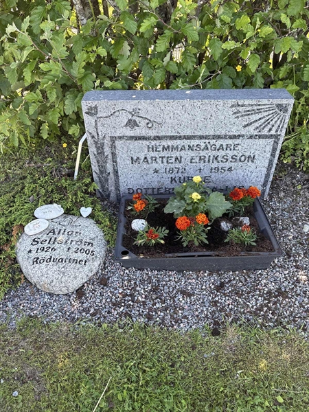 Grave number: 4 M MC     1