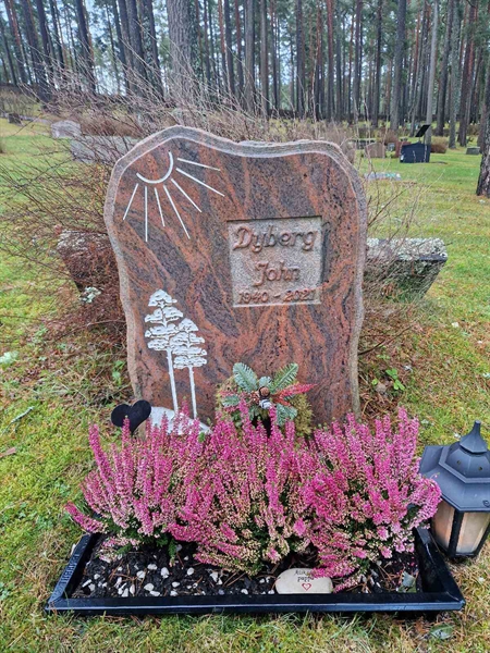 Grave number: 1 NF    51
