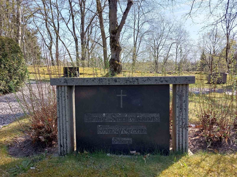 Grave number: HÖ 4  130, 131