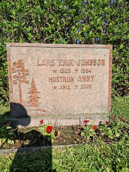 Grave number: 501 23 4687-4688