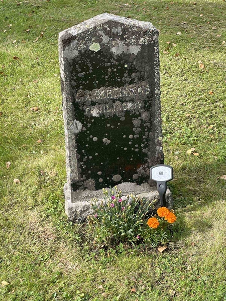 Grave number: 4    68