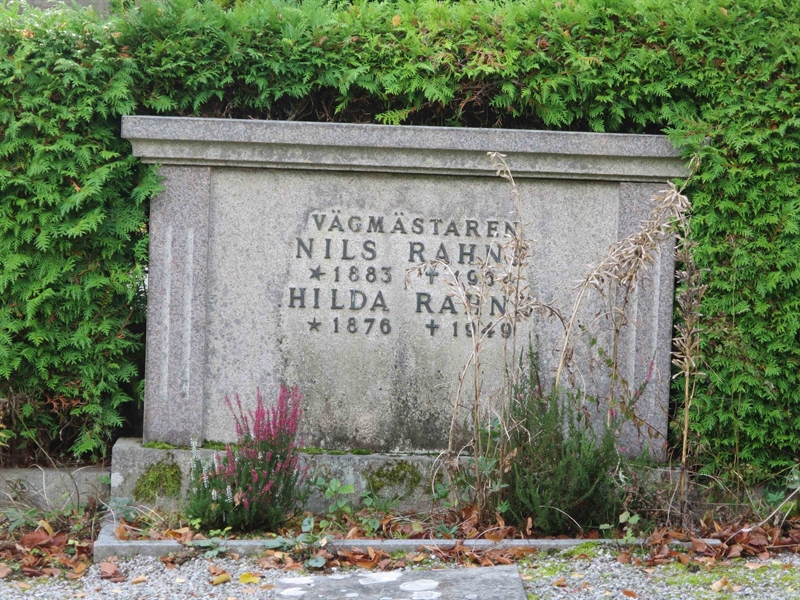 Grave number: HÖB 5   118