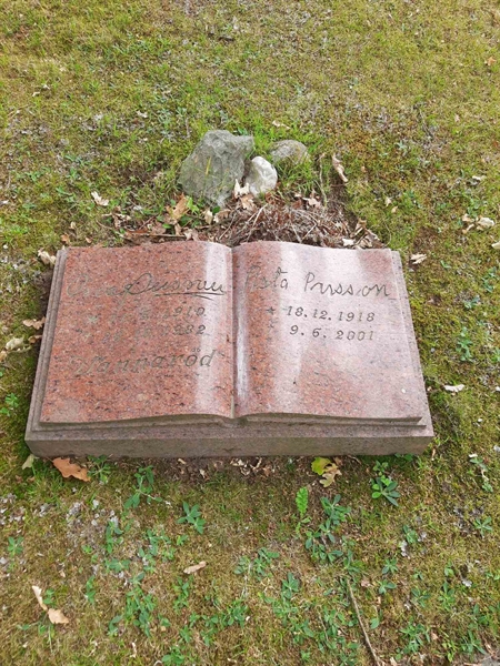 Grave number: M3 C   619