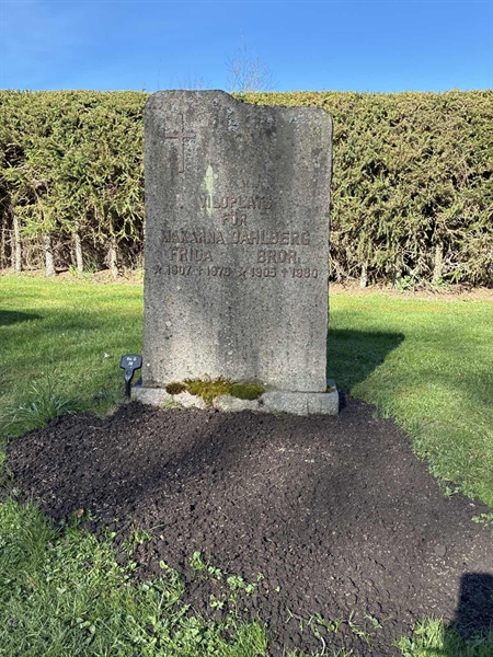 Gravnummer: 22 G    28