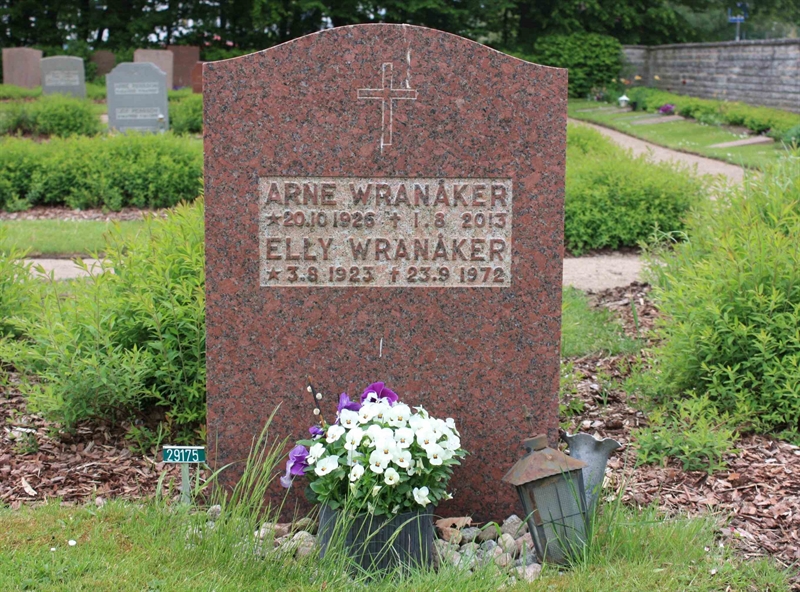 Grave number: Ö 29   248, 249