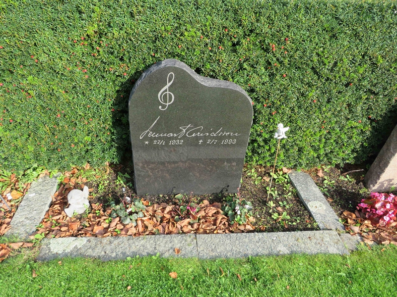 Grave number: 1 08   67