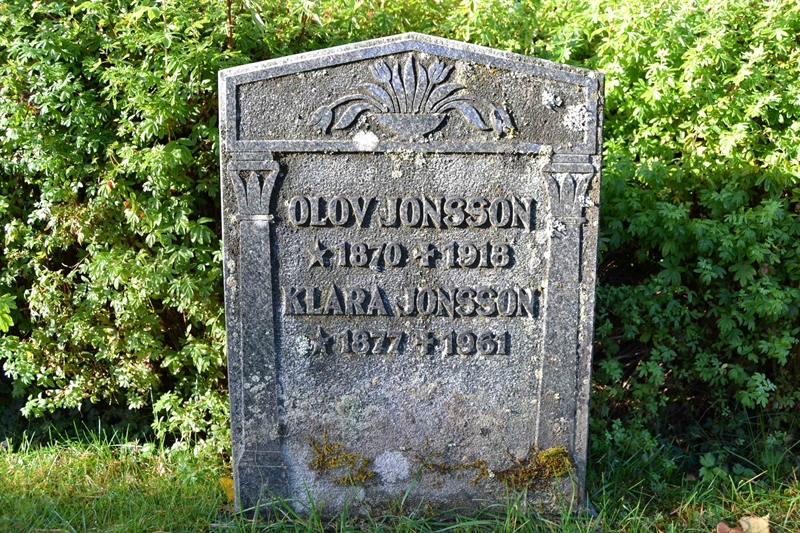 Grave number: 4 B   529