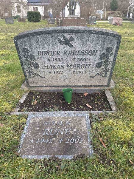 Grave number: E E 154, 155