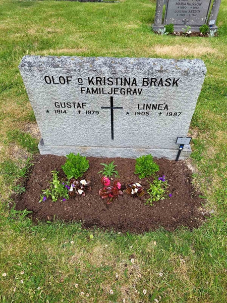 Grave number: kö 01 13    21-22