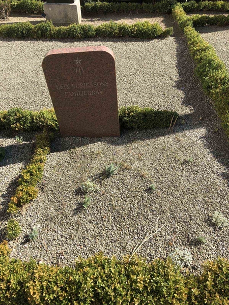 Grave number: MK G   111D