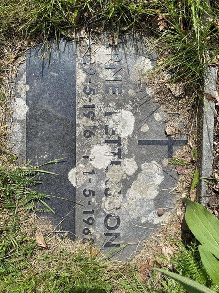 Hautatunnus: 1 07 134, 135