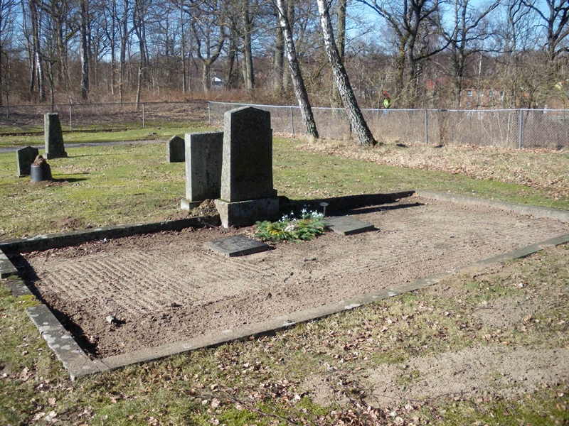 Grave number: SB 04     4