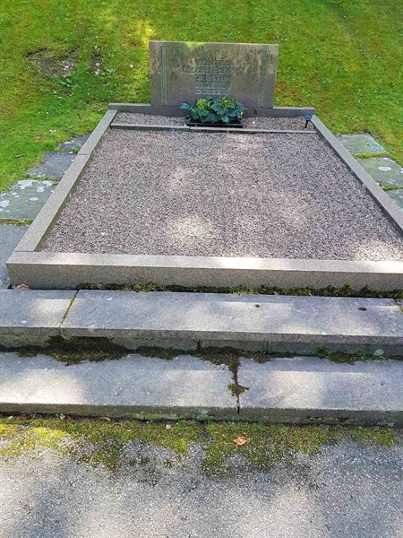 Grave number: 01  2151