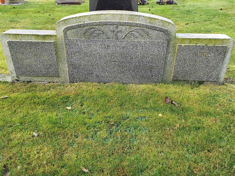 Grave number: HA GA.A   103-104