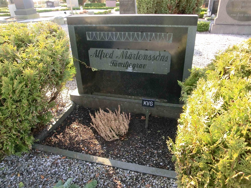 Grave number: LB F 044-045