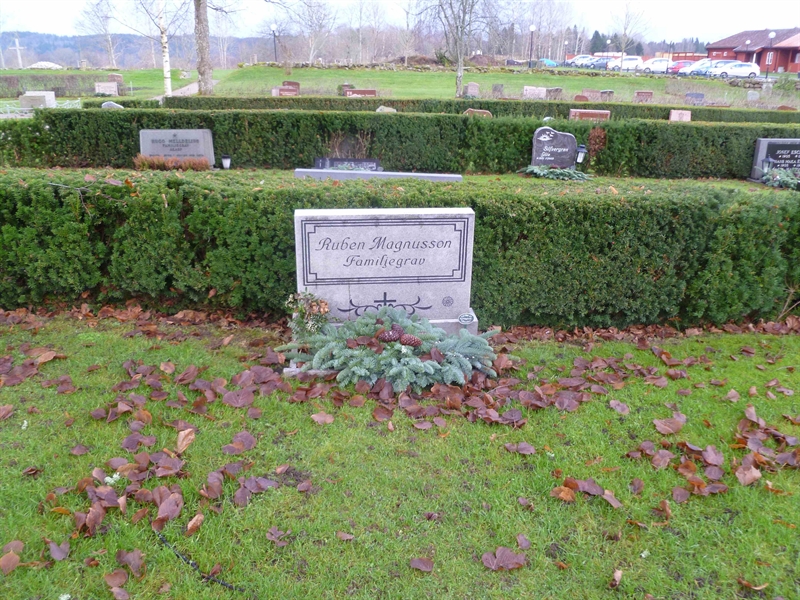 Grave number: ROG D   61, 62