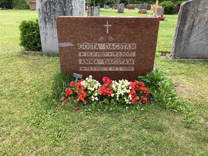 Grave number: R 02    64, 65